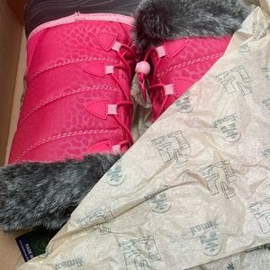 Kamik Snow Gypsy girls snow boots, never worn. Size 1